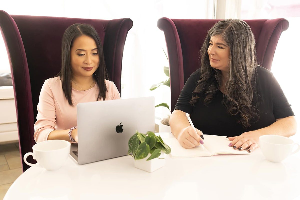 REI Bookkeeping Babes Team - Randy Ballen & Loretta Man-Borrero - Mobile Resize